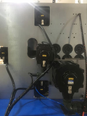 圧縮ばねを作るための 5 つの軸線 CNC のばねの巻く機械