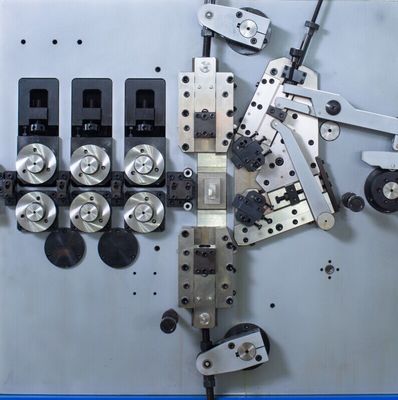 XD -250高速および精密の二軸CNCのばねの巻く機械